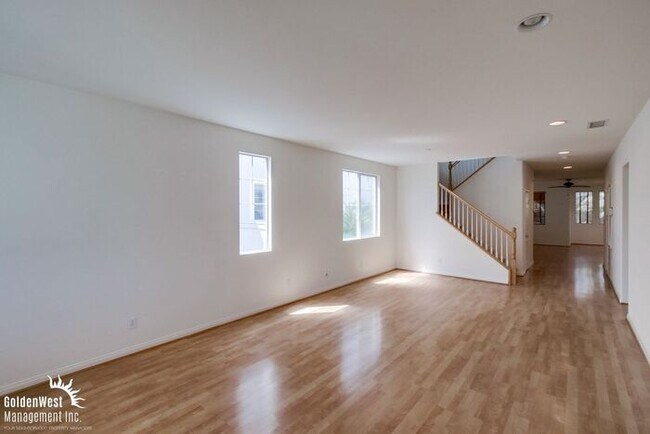 Foto del edificio - Turnkey 4Bdm 3Ba Home in Gated Coastal Com...