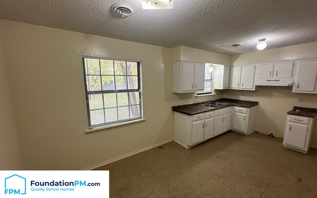 Foto del edificio - 4314 Castle Heights Dr