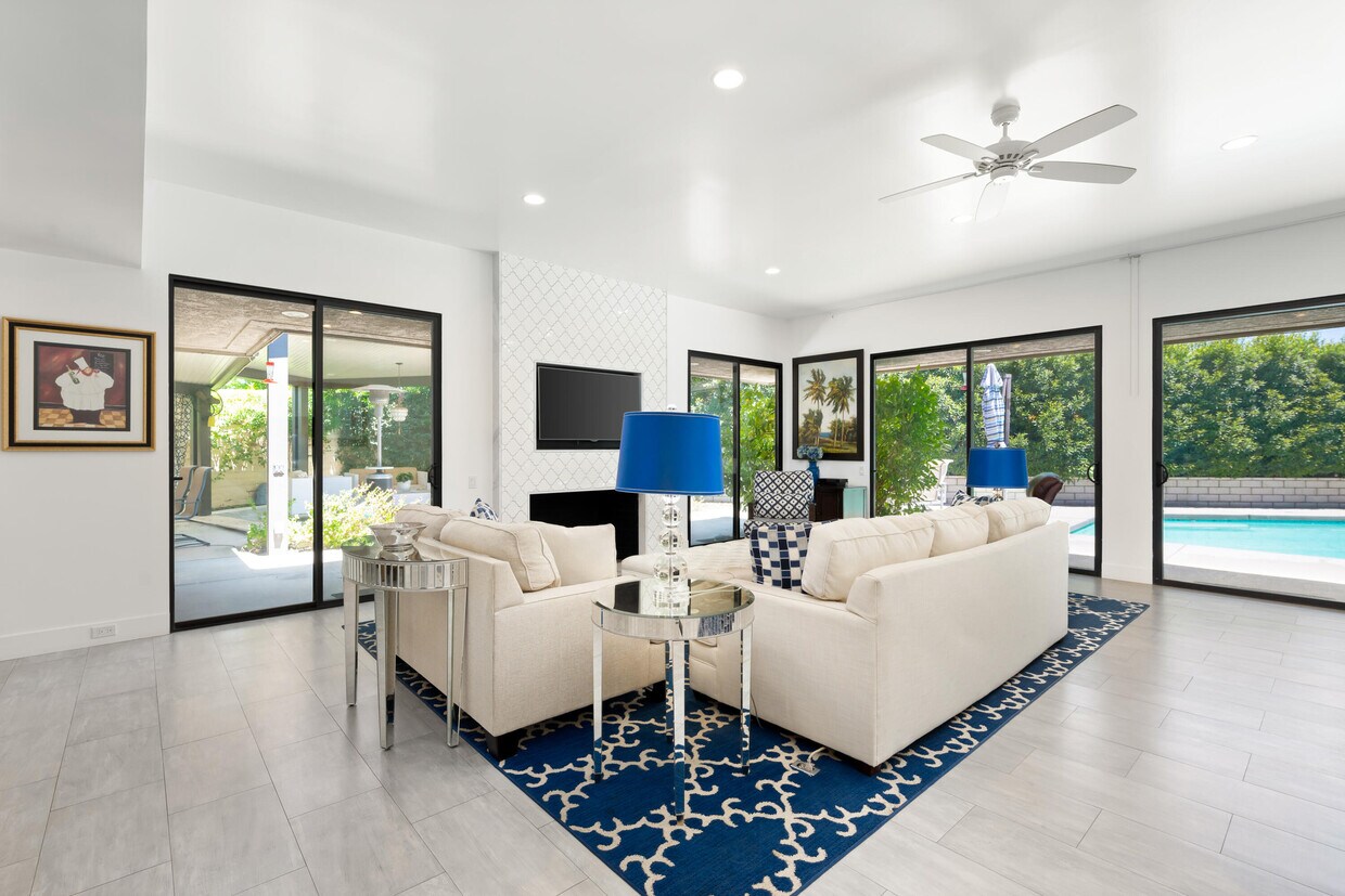 Foto principal - 70 Dartmouth Dr