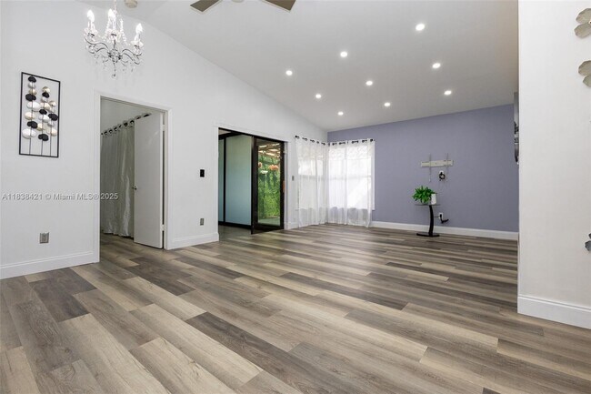 Foto del edificio - 15230 SW 68th St
