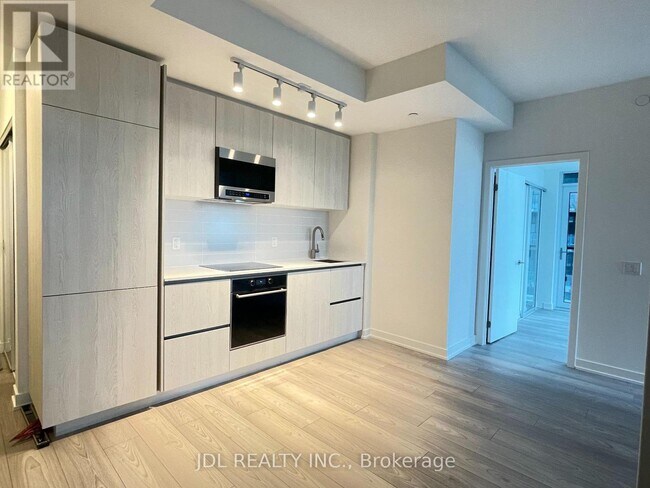 Photo du bâtiment - 120 Broadway Ave