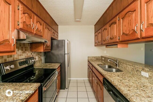 Building Photo - 6511 Shady Bluff