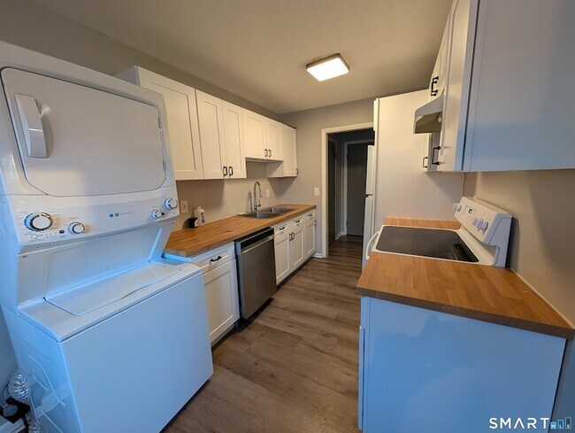 Building Photo - 21 Enid St