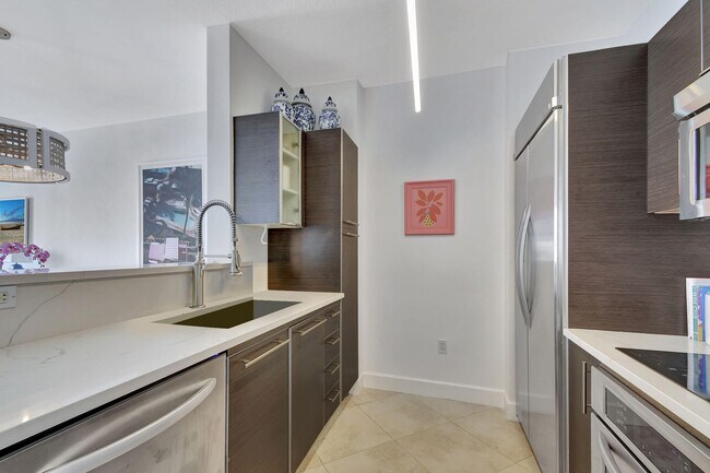 Building Photo - 550 Okeechobee Blvd