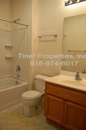Foto del edificio - Newer Four Bedroom Home in Natomas