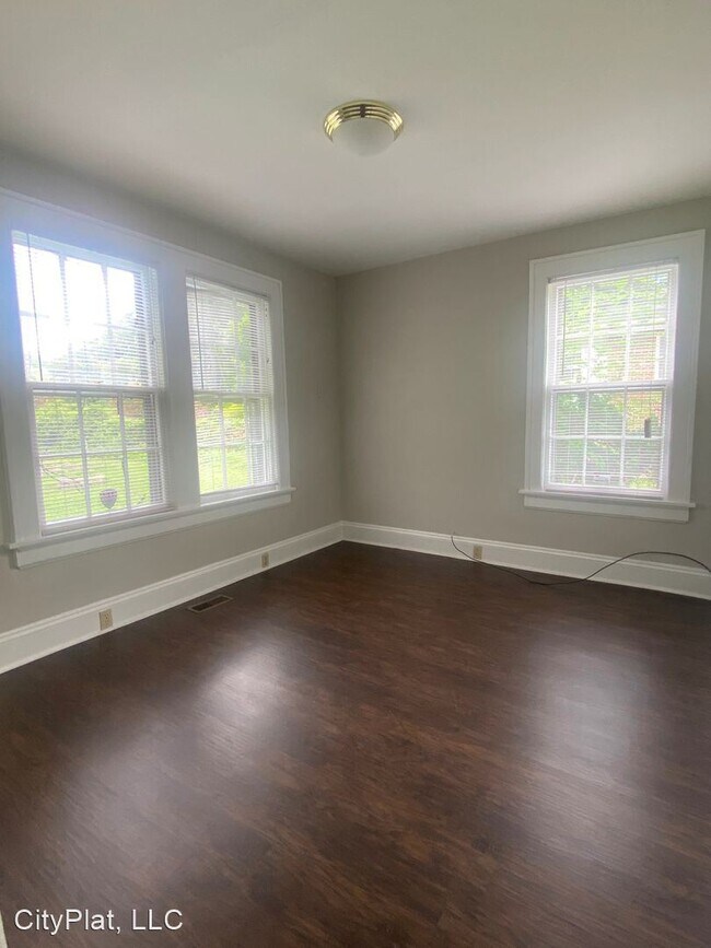 Building Photo - 5 br, 2.5 bath House - 14 Turner Street
