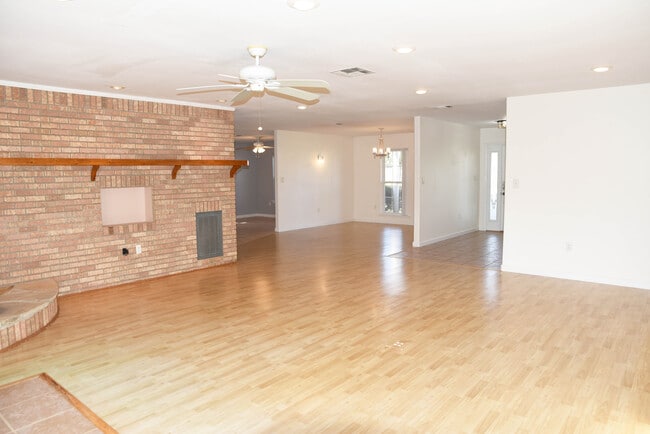 Building Photo - 16200 South Ave