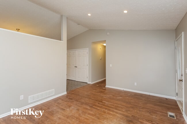 Foto del edificio - 432 Shady Ln Cir