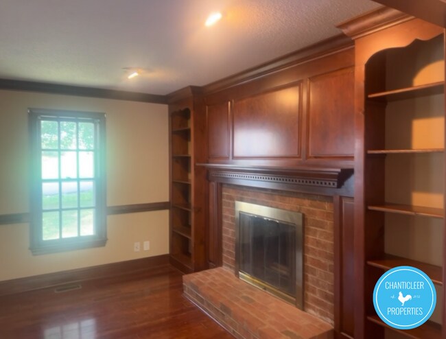 Foto del edificio - 6925 Sandringham Dr