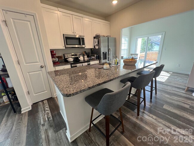 Foto del edificio - 19505 Meridian St