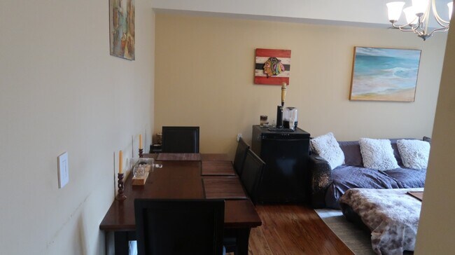 Foto del edificio - 2838 N Francisco Ave