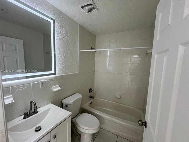 Foto del edificio - 15741 NW 40th Ct