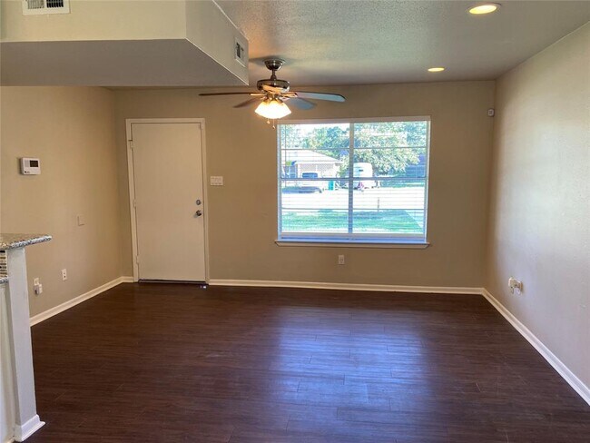 Building Photo - 103 N Shirley Ln