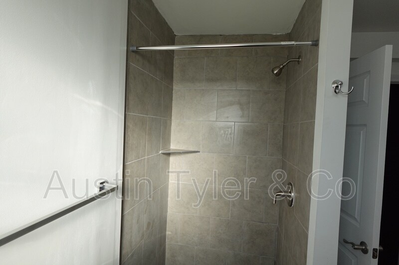 Foto del edificio - 2807B Bertram St