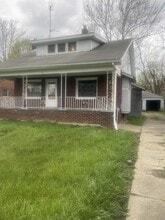 Building Photo - 36 W Avondale Ave