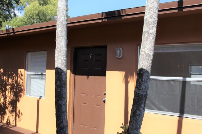 Building Photo - 3907 NW 30th Ter