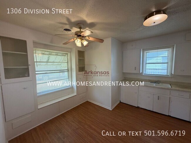 Foto del edificio - 1306 Division St
