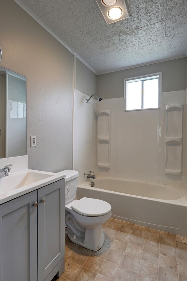 Building Photo - Updated Bremerton Retreat