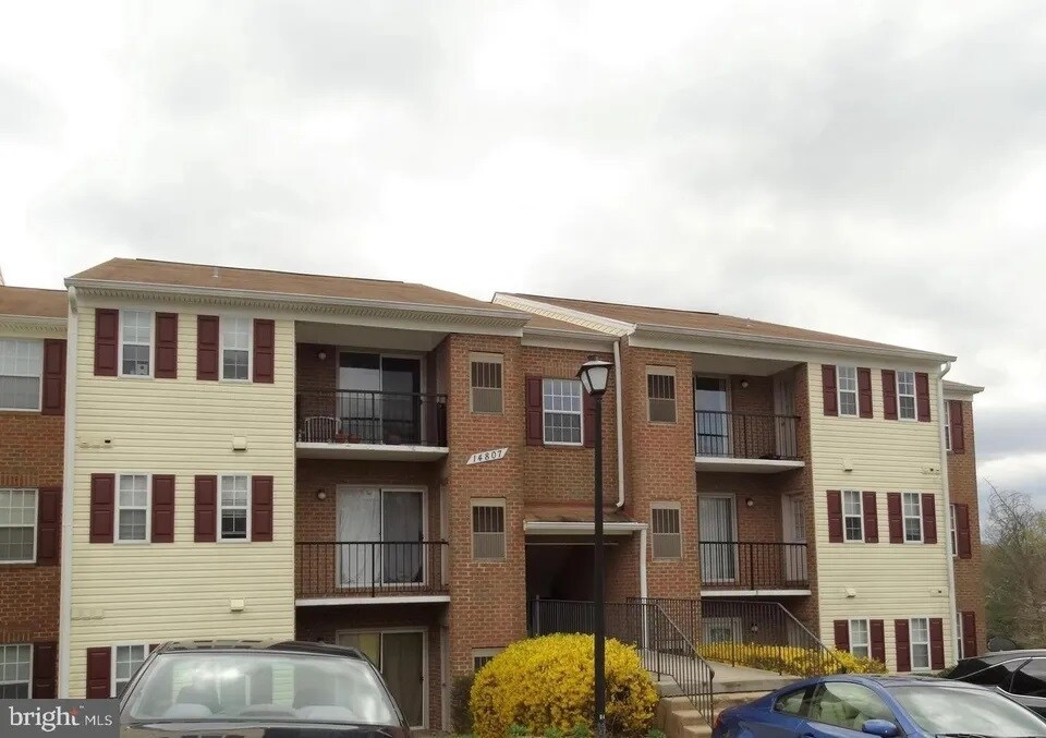 14807 Rydell Rd Unit B 1, Centreville, VA 20121 Condo for Rent in
