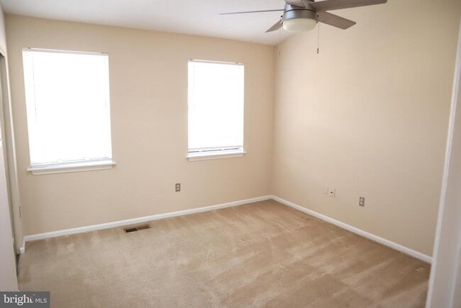 Building Photo - 9067 Pickwick Village Terrace