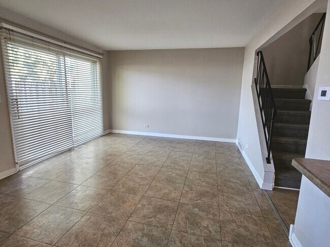 Foto del edificio - 228 Monroe Rd