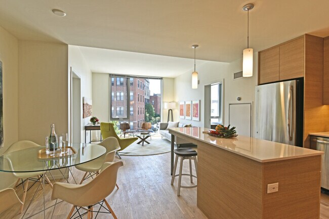 Building Photo - 522 Harrison Ave