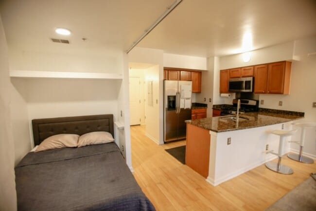 Foto del edificio - 7915 Eastern Ave