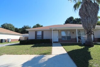 Building Photo - 3355 Green Briar Cir