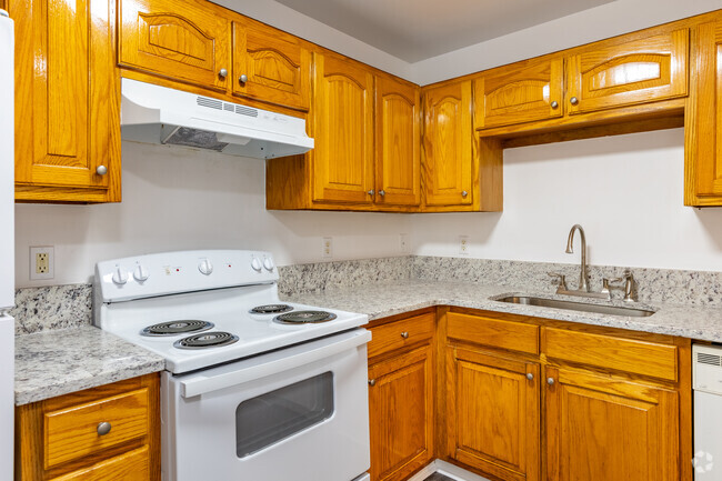 1BR + Bonus, 1BA - 1025SF - Sunrise Terrace