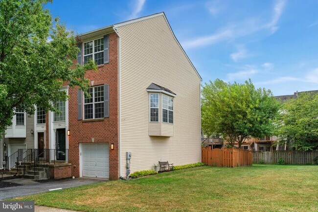 Foto del edificio - 154 Fieldstone Ct