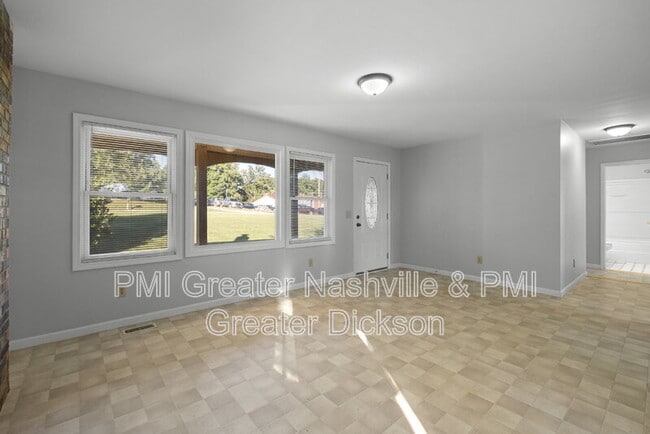 Building Photo - 8119 Vaughn Cir