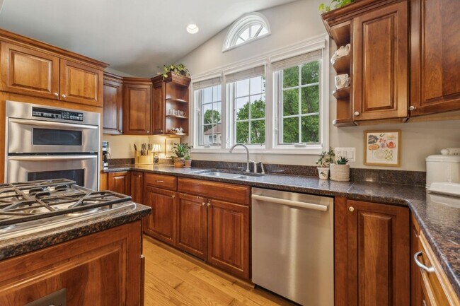 Foto del edificio - 5433 Braddock Ridge Dr