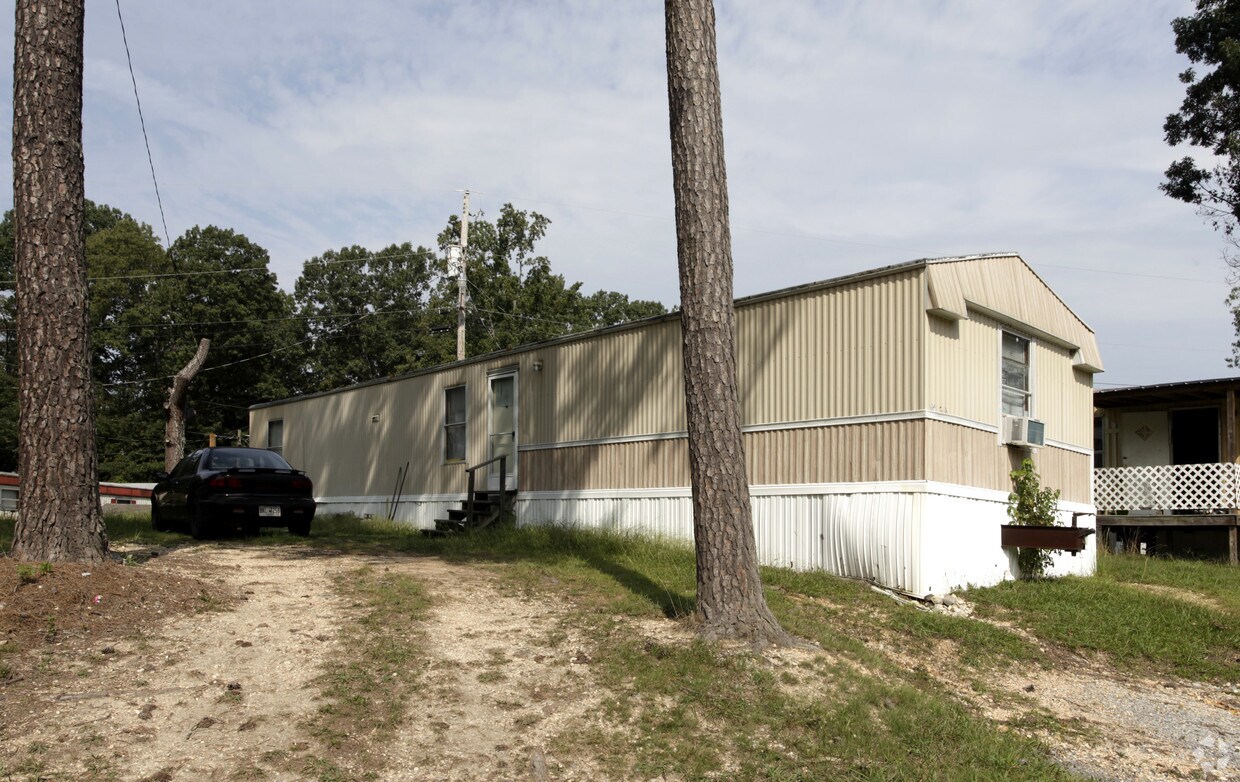 Primary Photo - 400 Longview Dr