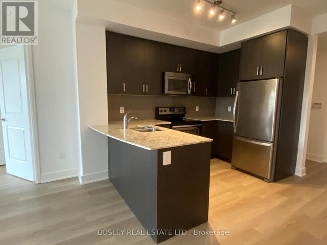 Photo du bâtiment - 407 - 7608 YONGE STREET