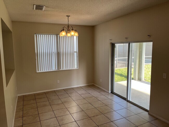 Foto del edificio - Single family home with lawncare included