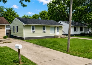 Building Photo - 15434 Oldham St