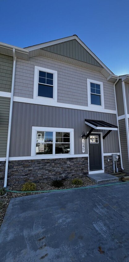 Primary Photo - Luxury Townhome in Congers Creek