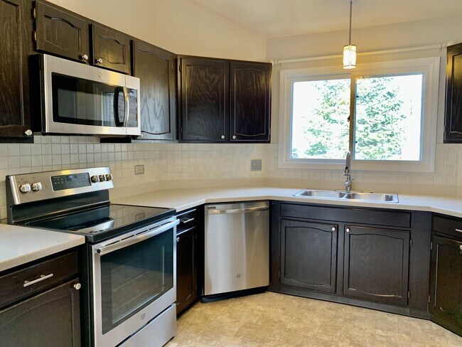Foto del edificio - 82 Willow Pkwy