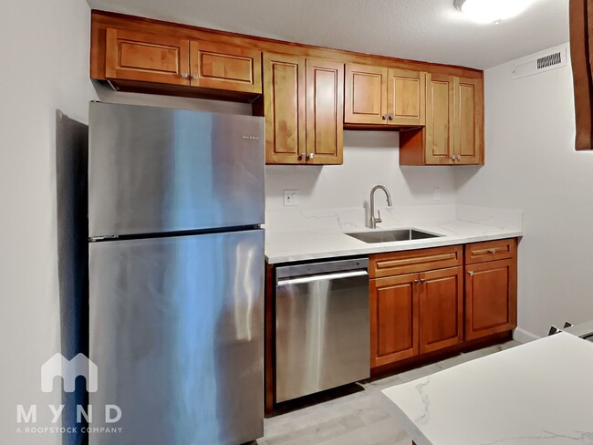 Building Photo - 7041 Greenback Ln