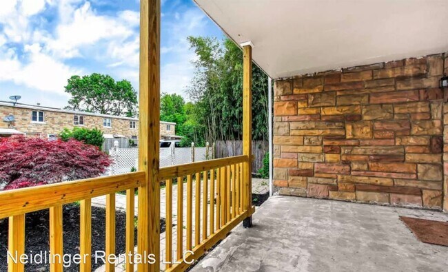 Building Photo - 3 br, 2.5 bath House - 3145 Sycamore Street