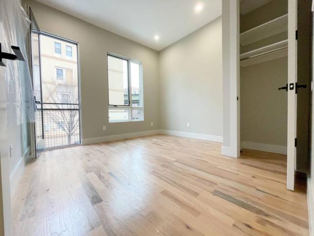 Foto del edificio - 2 bedroom in BROOKLYN NY 11221