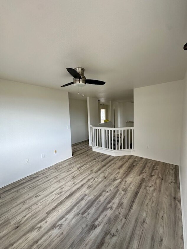 Building Photo - Royal Kunia 5 Bed 3 Bath 2 Car Garage