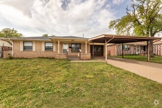 Building Photo - 709 NE 79th Pl