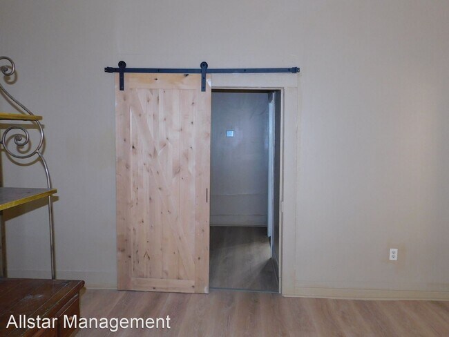 Building Photo - 3 br, 1 bath House - 62 East Northern Street