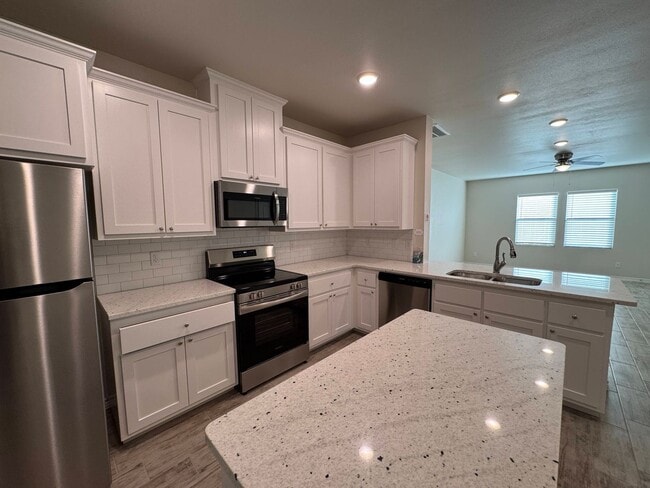 Foto del edificio - 5110 Rose Petal Ct