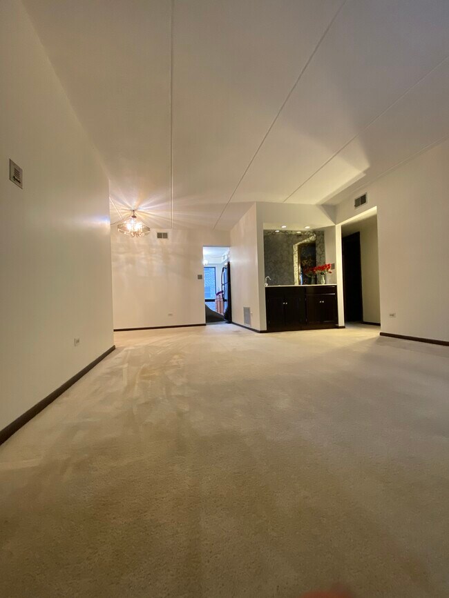 Foto del edificio - 5401 Chateau