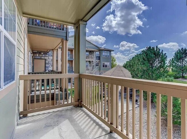 Building Photo - This immaculate 2-bedroom, 2-bathroom cond...
