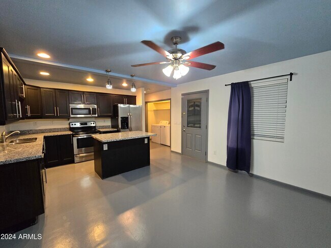 Foto del edificio - 2302 N 36th St