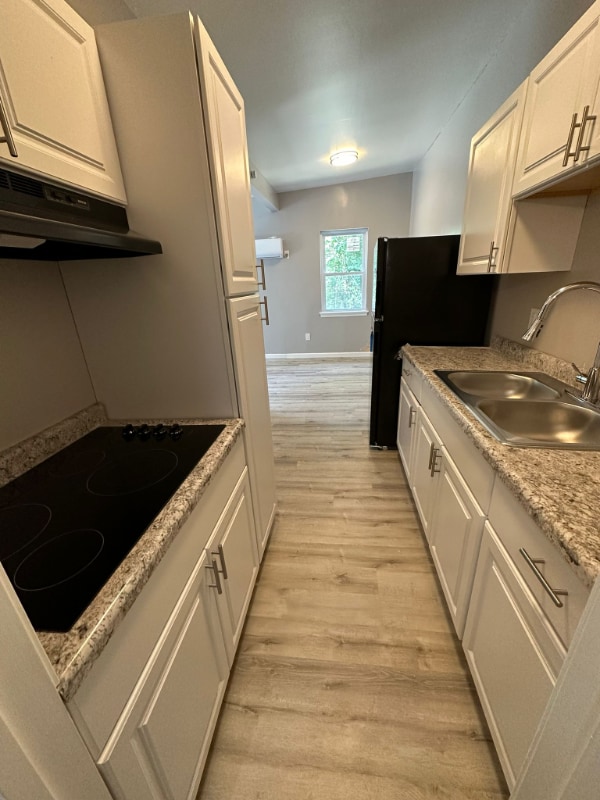 Building Photo - 6121 N Wagon Trail Rd