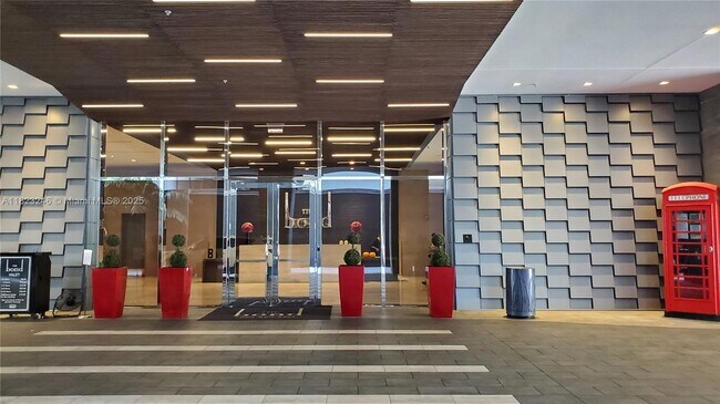 Building Photo - 1080 Brickell Ave